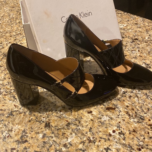 Black Calvin Klein Patent Leather Women’s Shoe size 8. Worn once on carpet. - Picture 4 of 5